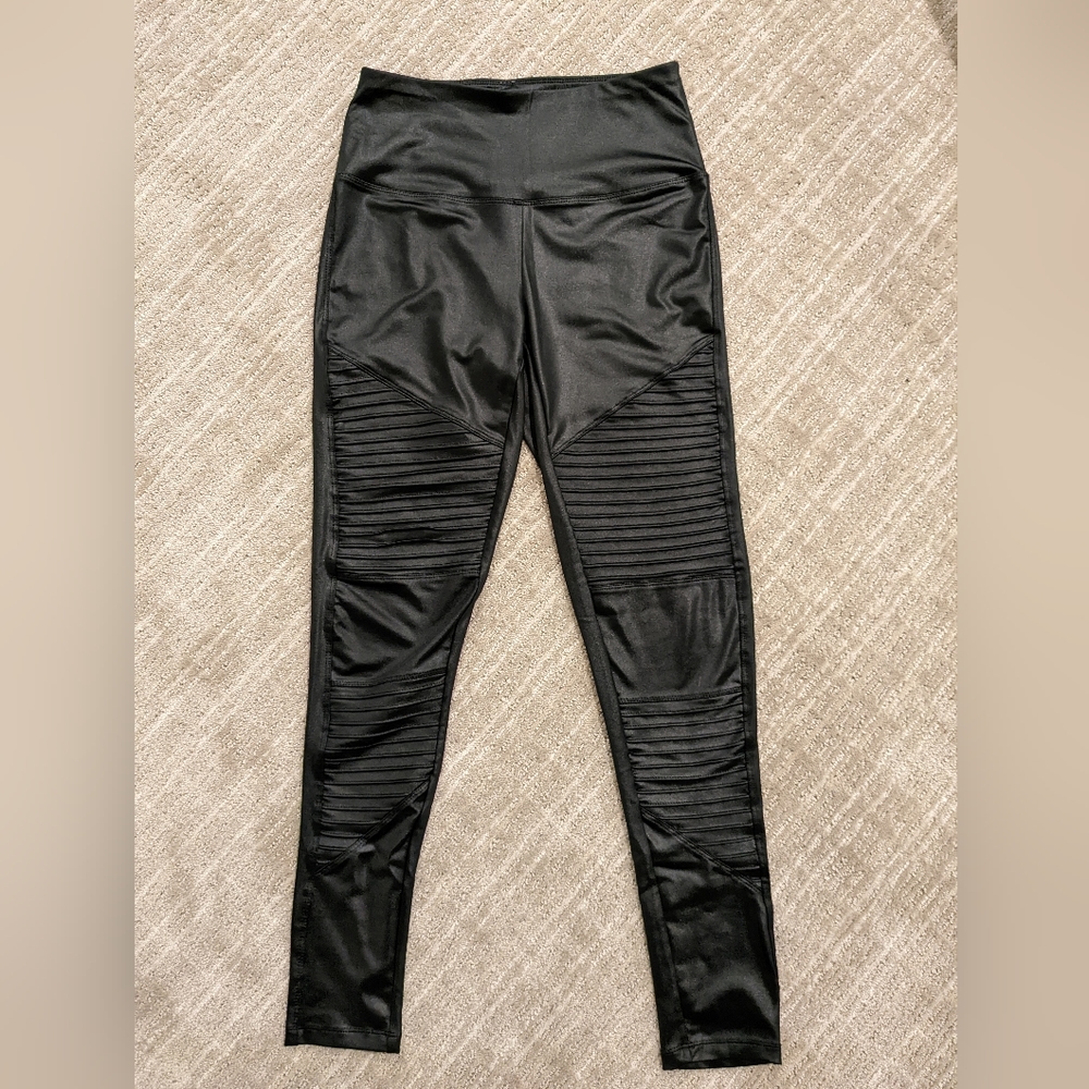 Women black leggings size small